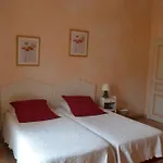 Le Mazet Des Mures Bed & Breakfast