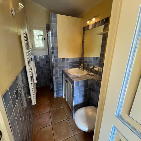 Le Mazet Des Mures Bed & Breakfast *