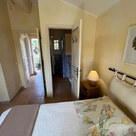 Le Mazet Des Mures Bed & Breakfast