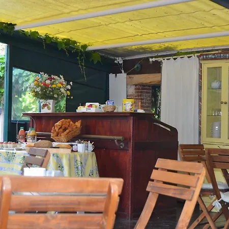 Le Mazet Des Mures Bed & Breakfast