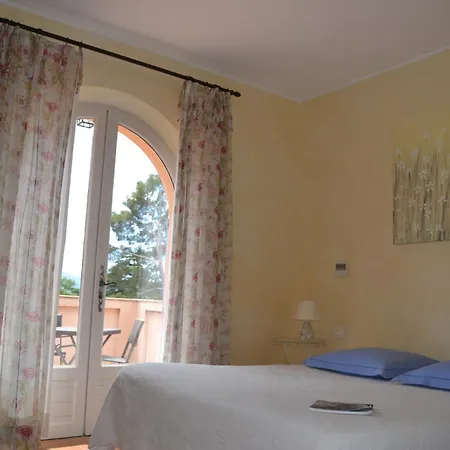 Le Mazet Des Mures Grimaud