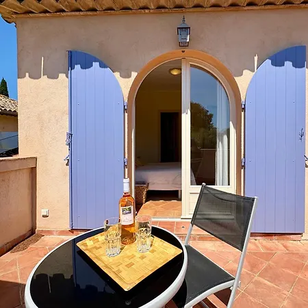 Le Mazet Des Mûres Couette-café Grimaud