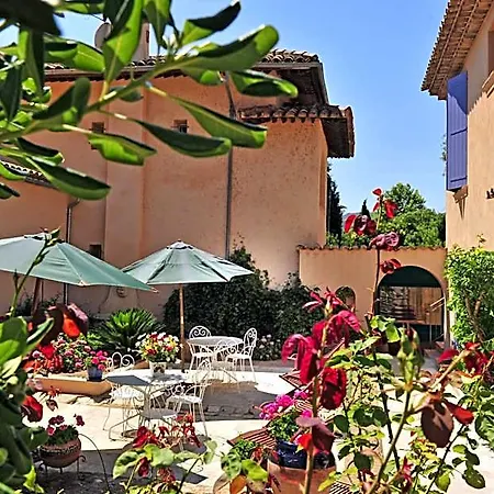 Le Mazet Des Mures Bed & Breakfast 3*