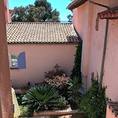 Le Mazet Des Mures Bed & Breakfast