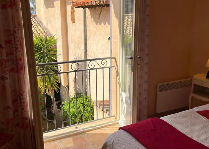 Le Mazet Des Mures B&B
