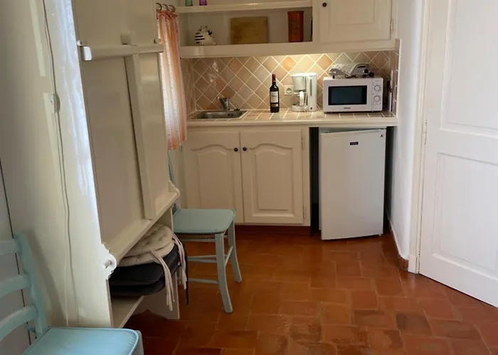B&B Le Mazet Des Mures 3*