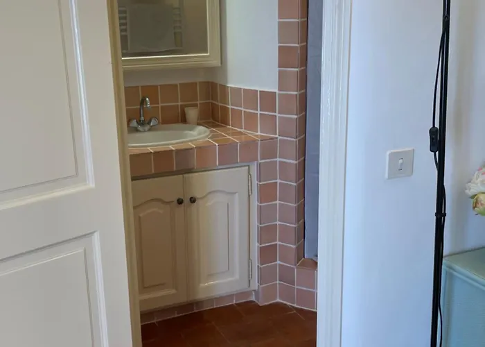 Le Mazet Des Mures B&B 그리모