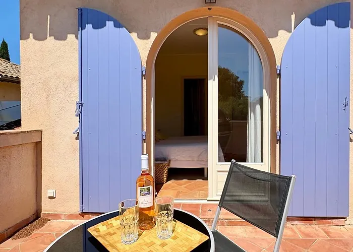 Le Mazet Des Mures B&B 그리모