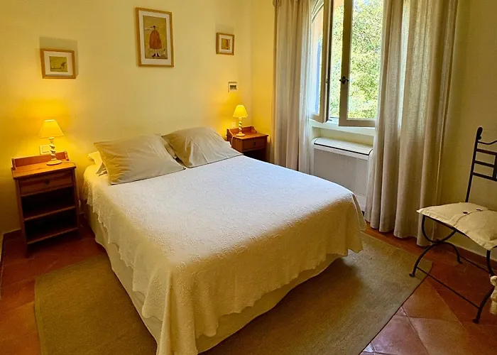 Le Mazet Des Mures B&B