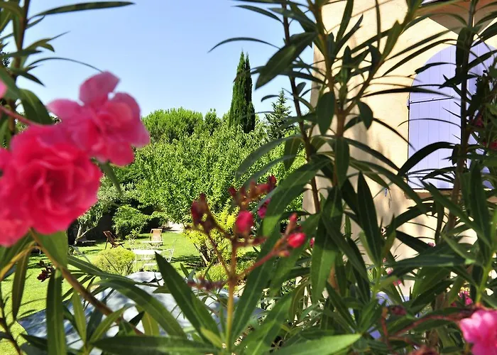 Le Mazet Des Mures B&B 그리모